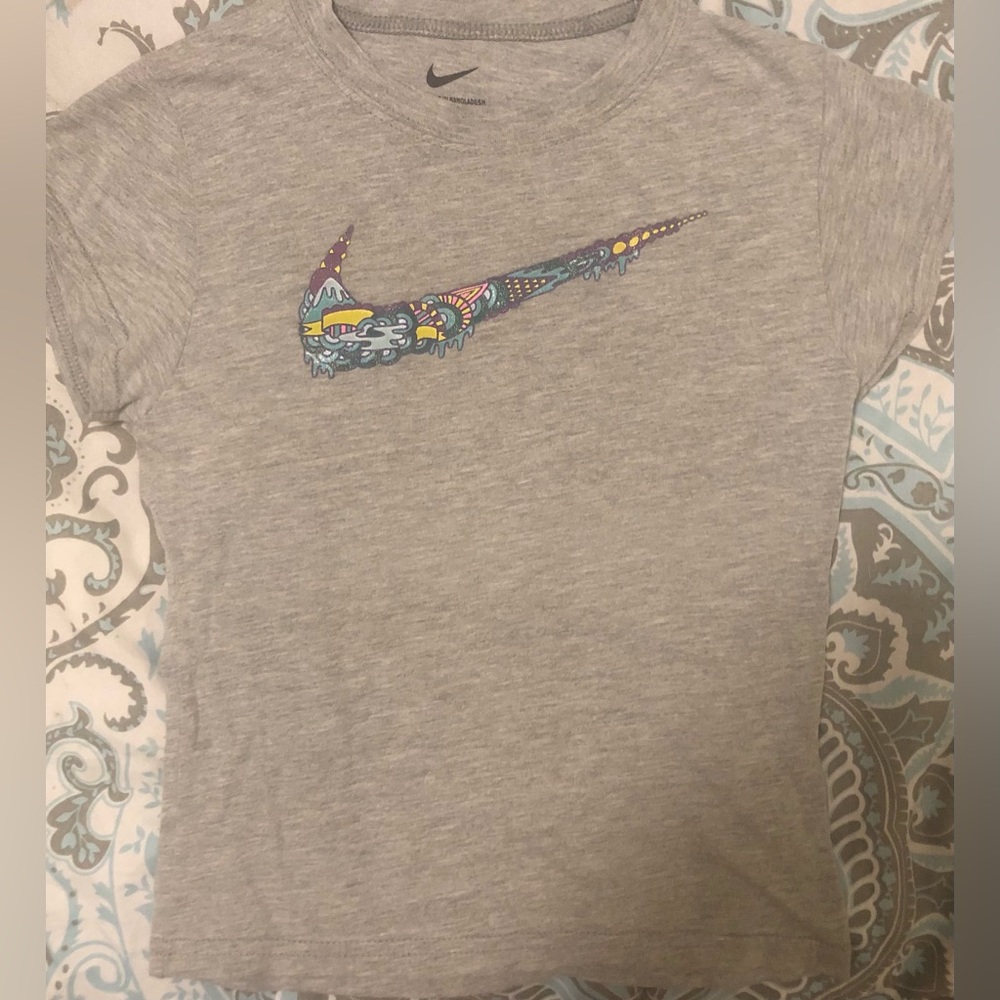Girls Nike Tee 6x